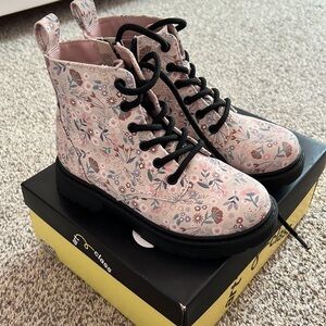 Girls Fashion Boots - Target Art Class